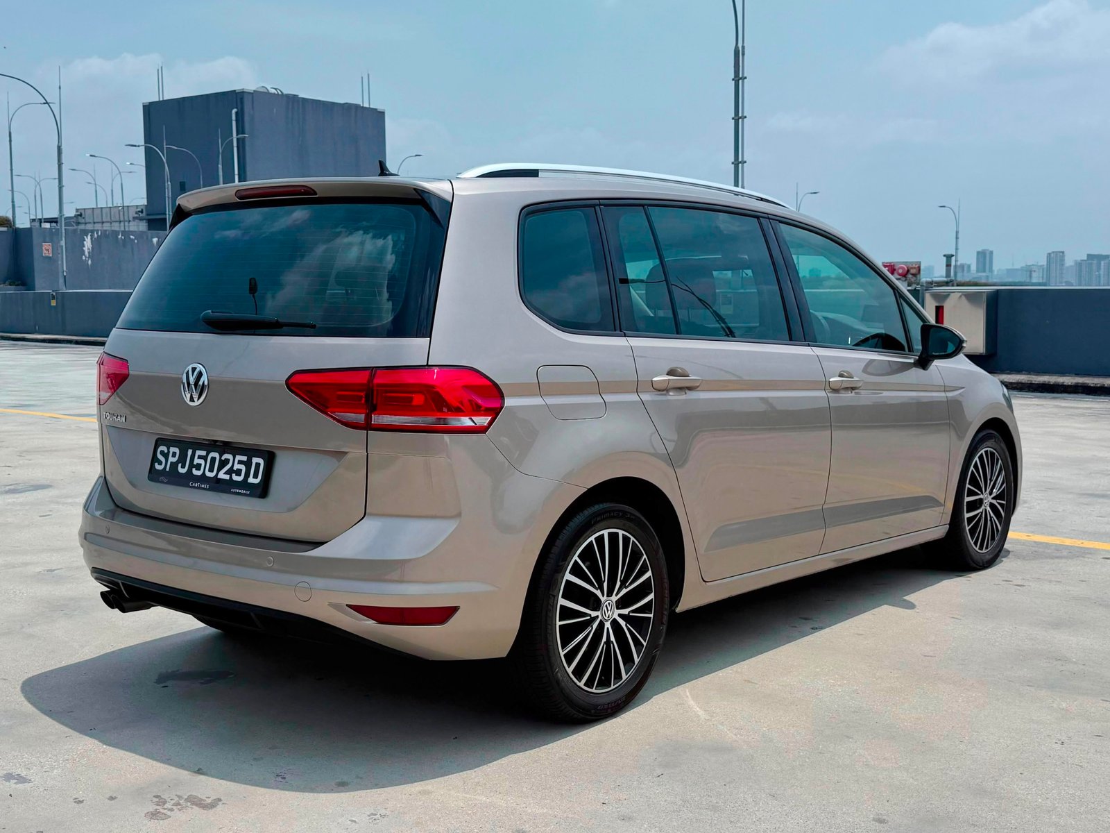 Volkswagen Touran 1.4 TSI Comfortline photo 2